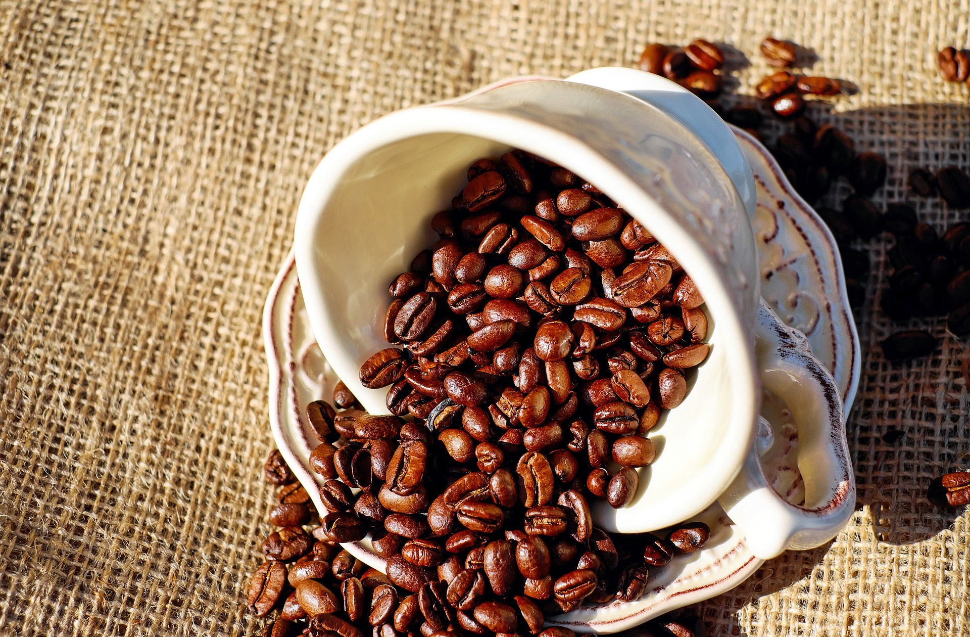 coffee-g9532bbeb0_1920.jpg